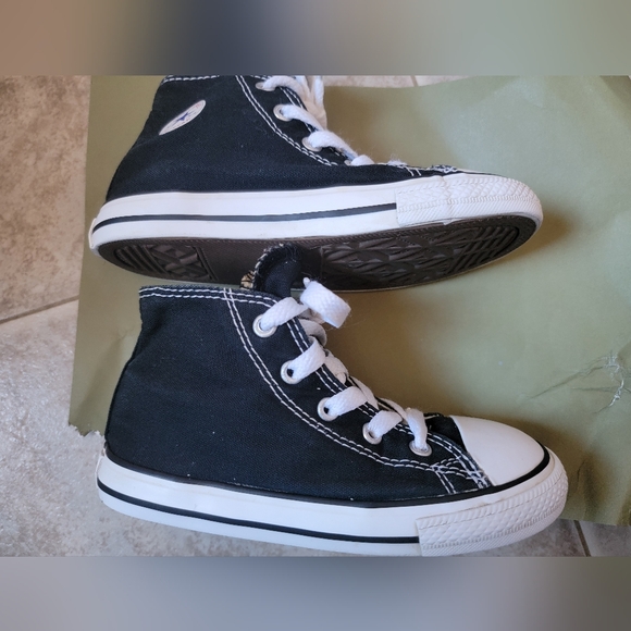 Adorable Toddler Converse Trainers, Size 10 (toddler) EUC. - Picture 5 of 8